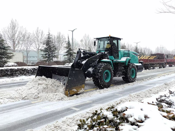 除雪保畅，BB电子铁肩道义勇担重任！